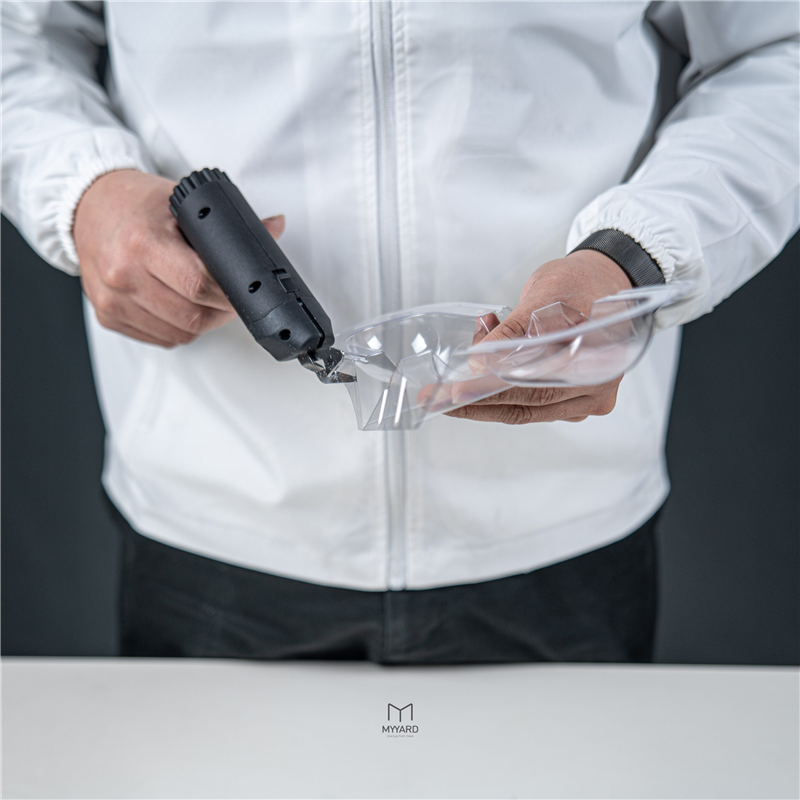 Blister-specific electric scissors FORMOCUT