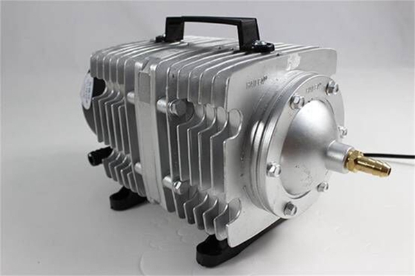 Thunder Bolt Pro 32 雷射加工機空氣流通輔助系統