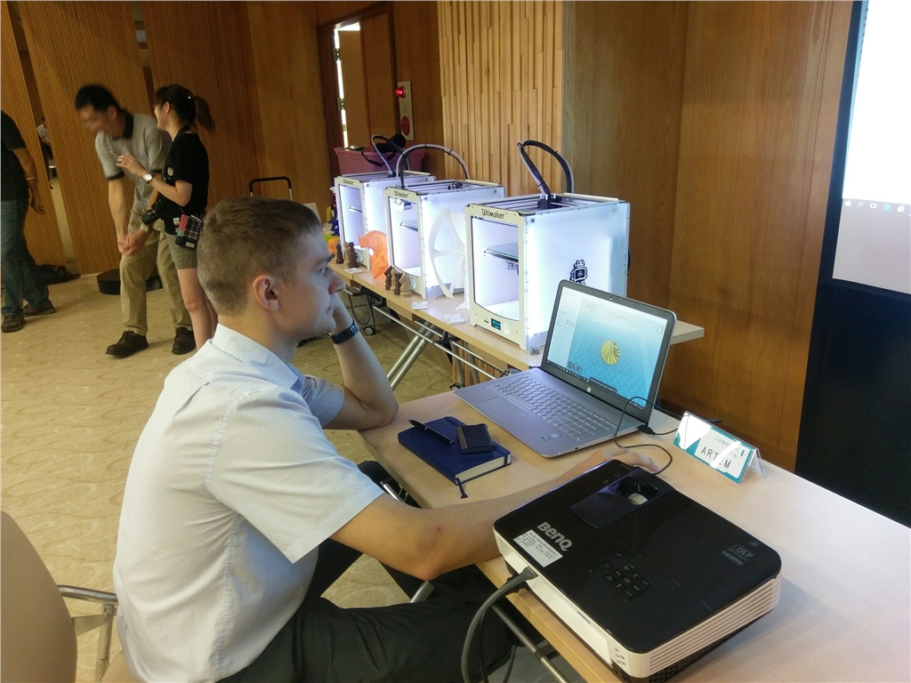 3DMART 3D列印介紹 3D列印師資培訓計畫 老闆Artem